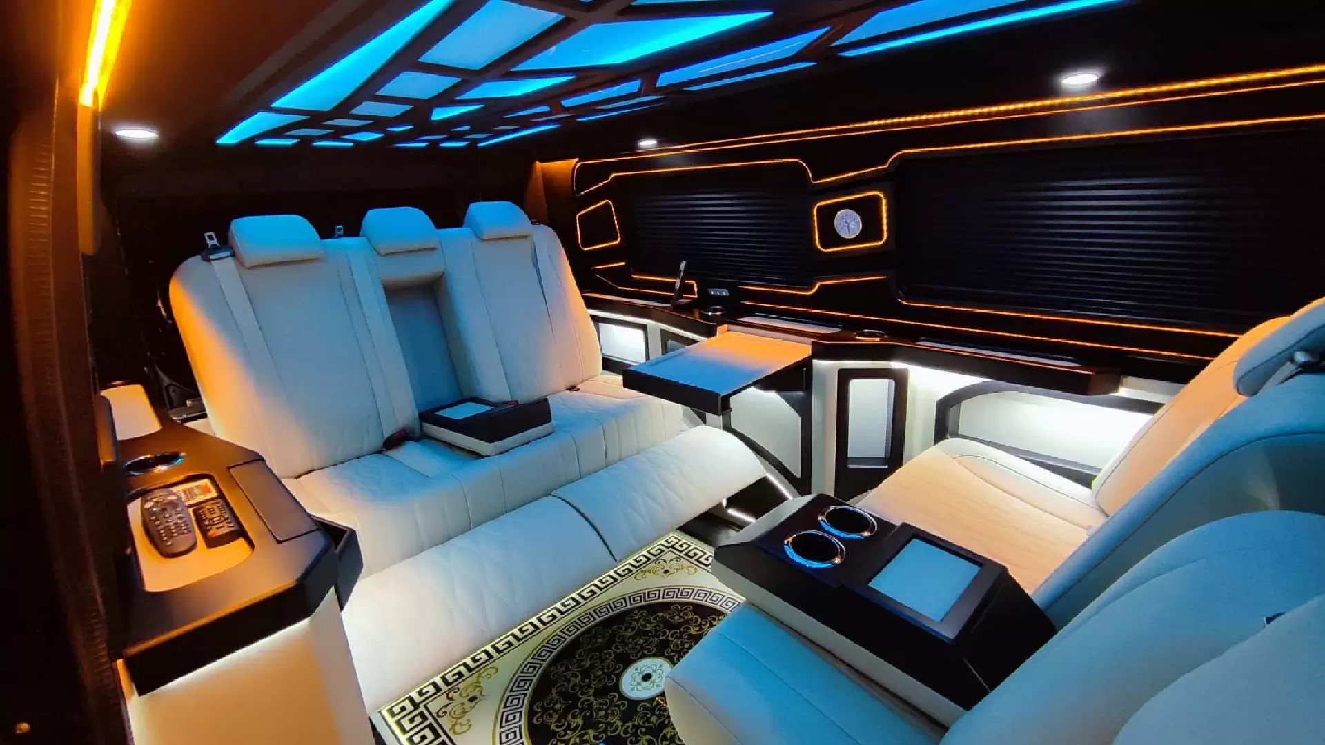 7-Seater VIP Airport Transfer